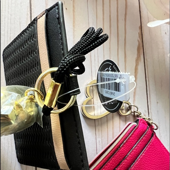 Victoria’s Secrets Card & Coin Wallet - Picture 9 of 10